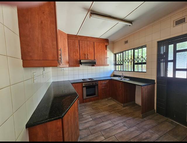 3 BEDROOM HOUSE RENTED IN SHULTON PARK